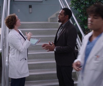 Replay Grey's anatomy - S21 E03 - Bas les masques