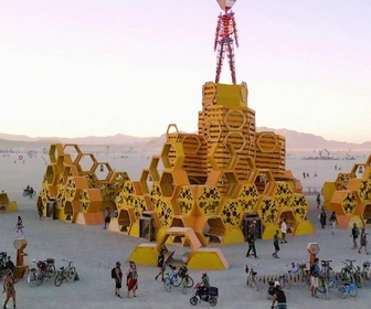 Replay Les docs du week-end - Hellfest et Burning Man : au cœur des festivals les plus fous du monde