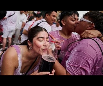 Replay Espagne : des milliers de personnes aspergées de vin lors d'un festival emblématique