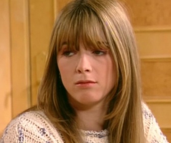 Replay Hélène et les garçons - S09 E01 - Le déclic