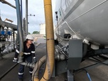 Replay Les routiers : profession chauffeur poids lourd - S2E4 - Marie et Adrien