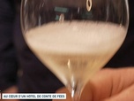 Replay Un jour, un doc - Au cœur d'un hôtel de conte de fées