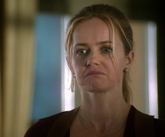 Replay Caïn - S06 E07 - Fenêtre sur chambre