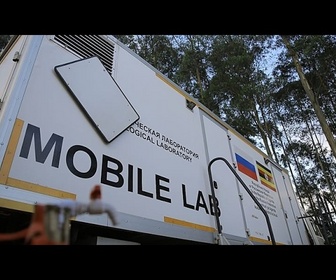 Replay Le laboratoire mobile contre Ebola réduit les délais de diagnostic des patients en RDC