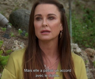 Replay Les real housewives de Beverly Hills - S11 E15 - Le dîner de l'enfer