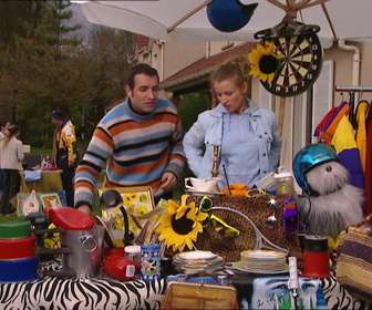 Replay Un gars, une fille - S4E87 - Vide-grenier