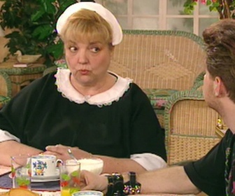 Replay Le miel et les abeilles - S02 E35 - Peau de miel