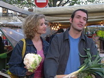 Replay Un gars, une fille - S3E113 - Au marché