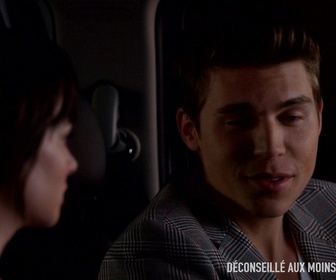 Replay Awkward - S3 E11 - Surprise !