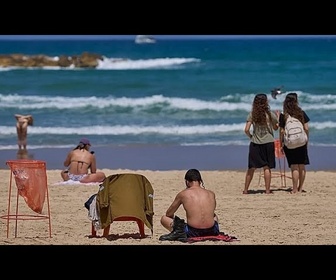 Replay La bactérie carnivore menace les plages européennes, portée par le changement climatique