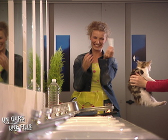 Replay Un gars, une fille - S5E20 - Aux toilettes