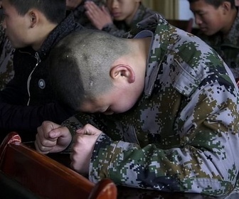 Replay Chine : dans un centre de redressement pour mineurs