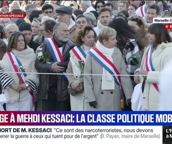 Replay Midi BFM week-end - Aujourd'hui, la place est ensanglantée : l'émotion d'un habitant de Marseille à la marche blanche pour Mehdi Kessaci