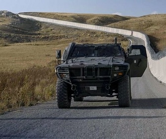 Replay L'Europe, derrière murs et barbelés - Migrants, les failles de l'Europe forteresse