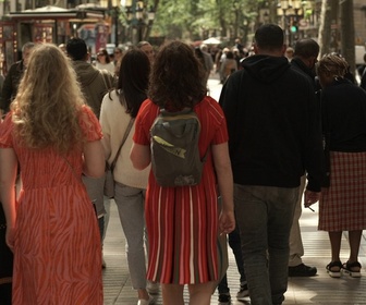 Replay Les Barcelonais traquent les pickpockets - ARTE Regards