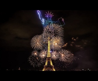 Replay 14 Juillet à Paris : 1 600 drones et un feu d'artifice géant illuminent la capitale