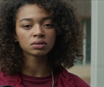 Replay Les grands - S03 E01 - Nouvelle ère