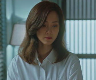 Replay Le Parfum du mensonge - S01 E02