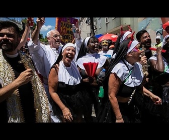 Replay Le célèbre carnaval de Rio s'ouvre avec le bloco Carmelitas