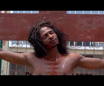 Replay Nigeria : des fidèles recréent la Passion du Christ dans les rues de Lagos