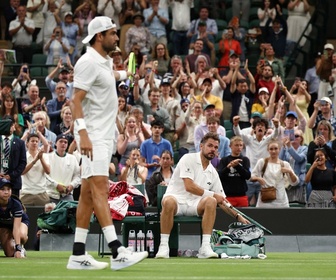Replay Wimbledon : 4 tie-breaks en 4 sets, le match de titans remporté par Berrettini contre Wawrinka pour sa dernière