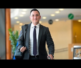 Replay La culture est un bouclier contre l'extrémisme, déclare le commissaire européen Micallef