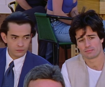 Replay Sous le soleil - S02 E01 - Coups de pouce