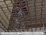 Replay Un jour, un doc week-end - Une maison écolo et moderne : ces Français la construisent en famille ! (2/2)