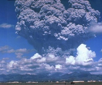 Replay Hors de contrôle - S8E3 - Volcan Pinatubo : l'éruption du siècle