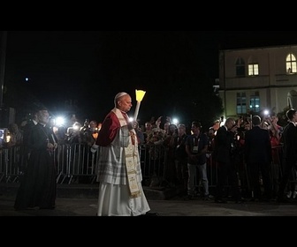 Replay Léon XIV en pèlerin à Lourdes pour une veillée aux 150 000 cierges