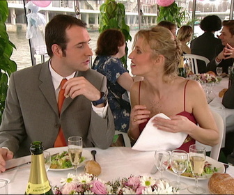 Replay Un gars, une fille - S3E109 - À un mariage (2)