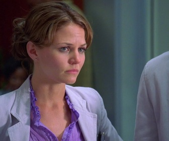 Replay Dr House - S02 E01 - Peine de vie