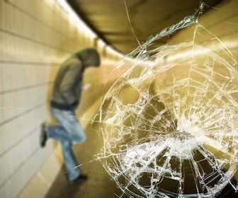 Replay ARTE Europe l'Hebdo - Faut-il emprisonner les mineurs coupables de crime ?