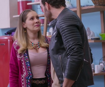 Replay Une famille pas si parfaite - S01 E54