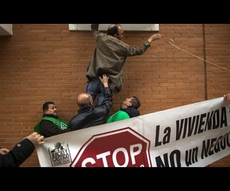 Replay Crise du logement à Barcelone : des centaines de manifestants contre une expulsion