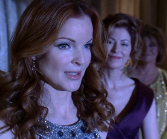 Replay Desperate Housewives - S4 E12 - Un voile sur les yeux
