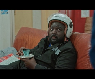 Replay Sisbro - S01 - E66 - Le livreur