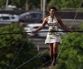 Replay Tatiana funambule, des Cévennes au stade de France - 360° Reportage