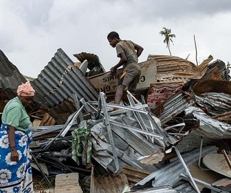 Replay Le défi des catastrophes naturelles - Mayotte : l'inquiétude dans les bidonvilles