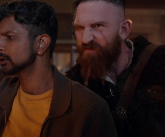 Replay Ghosts : Fantômes à la maison - S02 E09 - L'Esprit de Noël : 1re partie