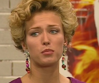 Replay Hélène et les garçons - S04 E06 - Regrets