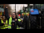 Replay Des agriculteurs manifestent en tracteur à Madrid contre l'accord Mercosur