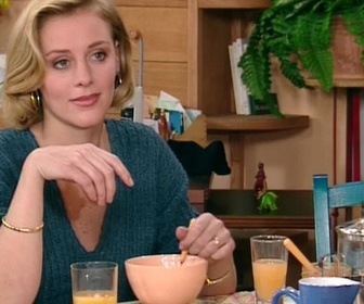 Replay Les filles d'à côté - S01 E37 - L'homme de ma vie
