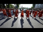 Replay Les moines cambodgiens rendent hommage aux soldats tués lors des affrontements frontaliers avec...