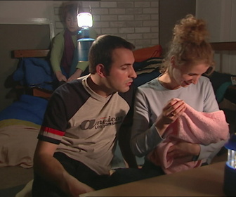 Replay Un gars, une fille - S2E47 - Grève de train
