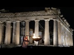 Replay La flamme olympique illumine le Parthénon avant de rejoindre les JO d'hiver de Milan-Cortina