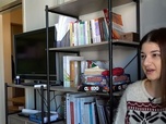 Replay Athina, jeune diplômée, cherche du travail en Grèce