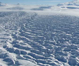 Replay Phénomènes vus de l'espace - S5E17 - Le mystère du serpent de glace