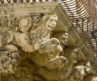 Replay Noto, un jardin de pierres