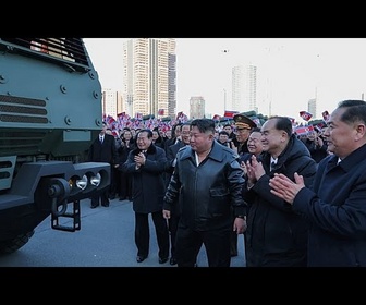 Replay Kim Jong-un au volant d'un véhicule lance-roquettes nord-coréen